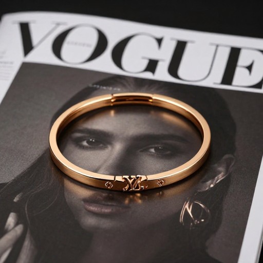 BRAND BRACELET - Luxury Editorial