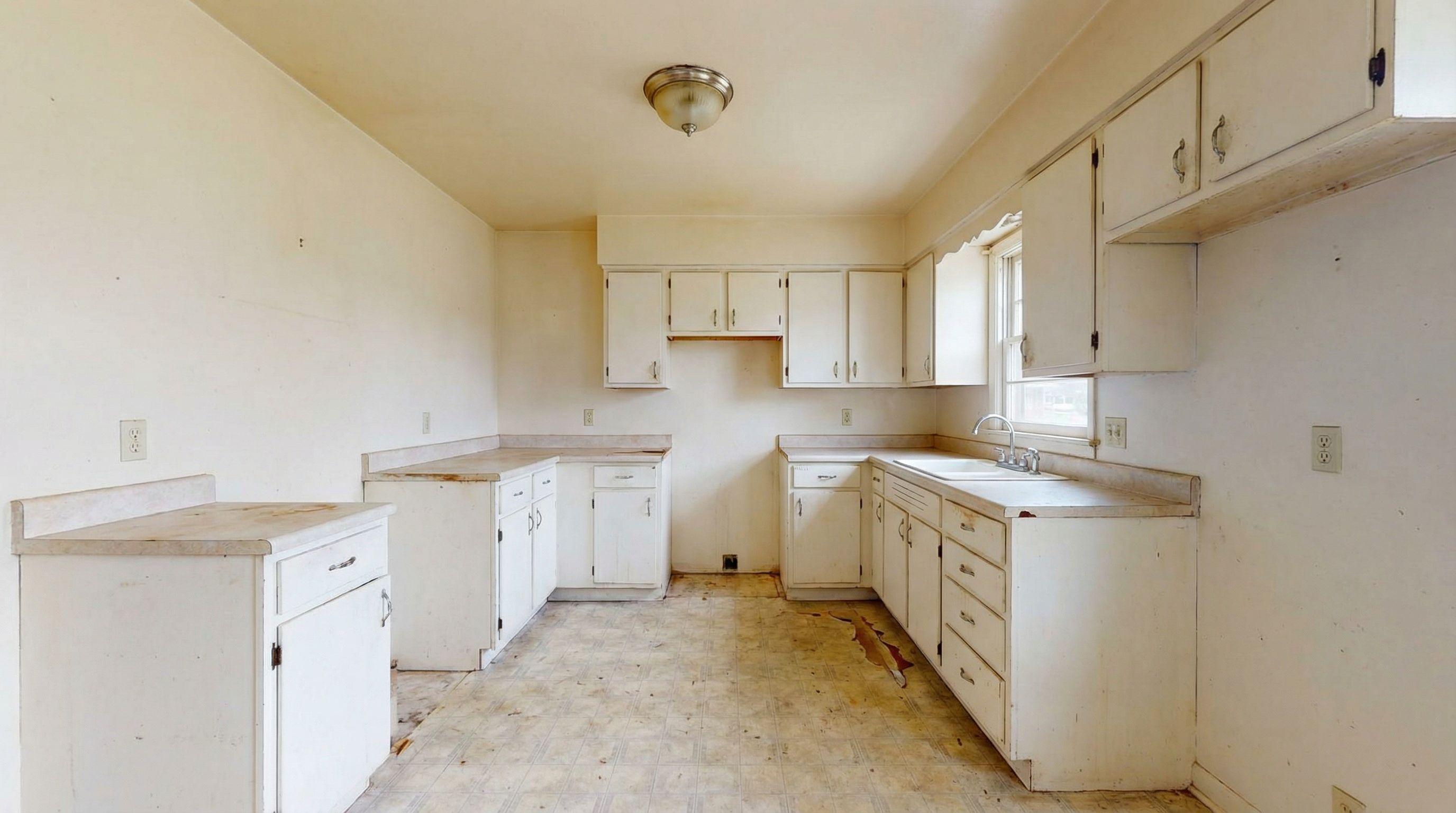 Kitchen before remodel